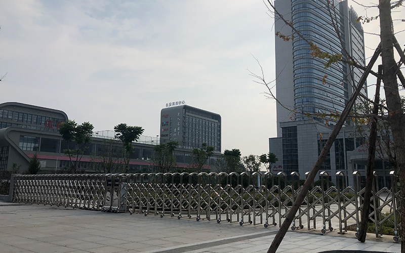 长安医院伸缩门-医院伸缩门案例