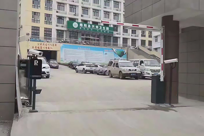 陕西振泰为略阳卫生院车牌识别系统安装完毕